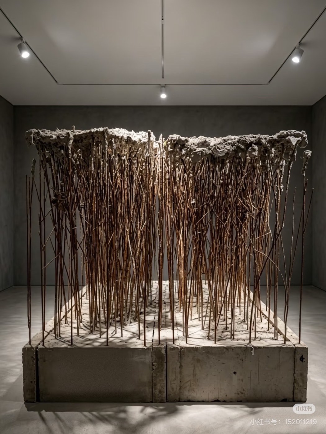 王亮《修理》· 水泥、钢筋 · 200×200×200cm · 第三幕核心